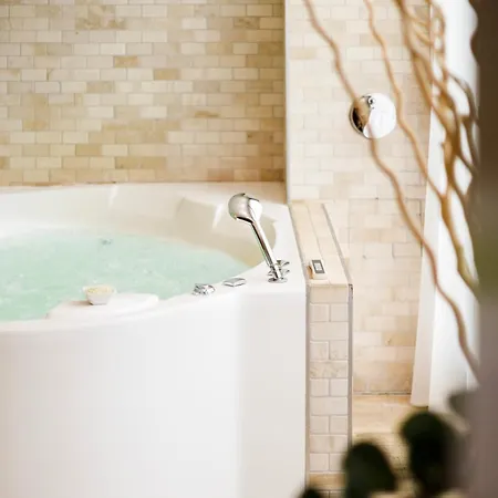 Ośrodek wypoczynkowy Ultra Marine By Zdrojowa 5*