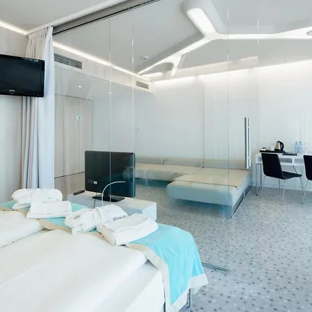 Ośrodek wypoczynkowy Ultra Marine By Zdrojowa 5*